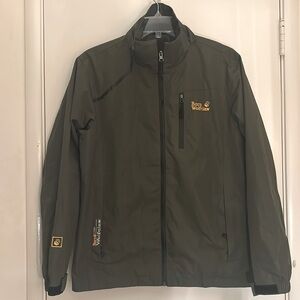 Born Wolfclaw NEW Green Womens rain Jacket Size Medium